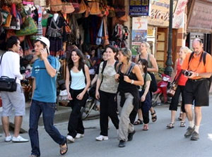 Nearly 420,000 foreign visitors to Vietnam in January 2010